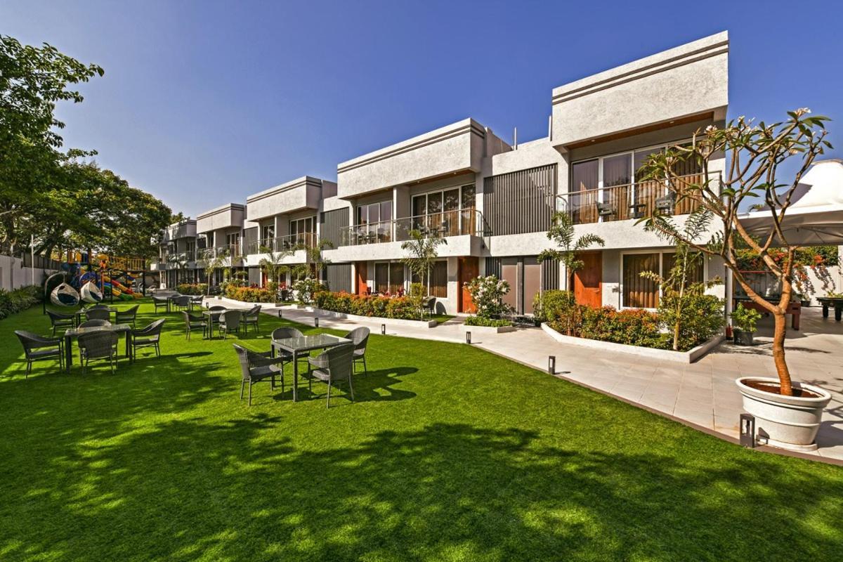 Meritas Aura Resort Lonavala Εξωτερικό φωτογραφία